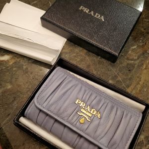 Never used Prada wallet with box and authtcn